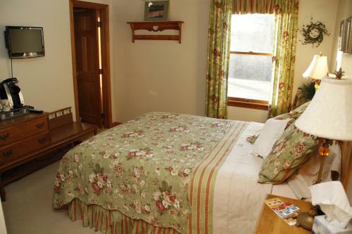 On Cranberry Pond Bed And Breakfast