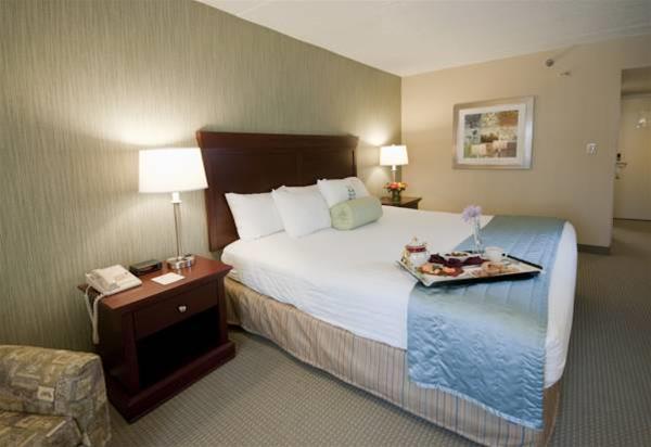 Colony South Hotel & Conference Center