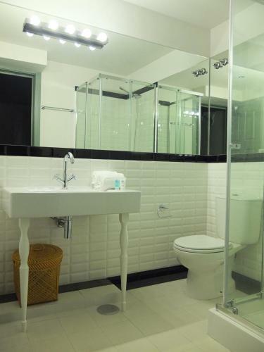 Hostal Mercador Guesthouse