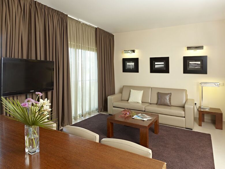 S�o Rafael Villas, Apartments & Guesthouse
