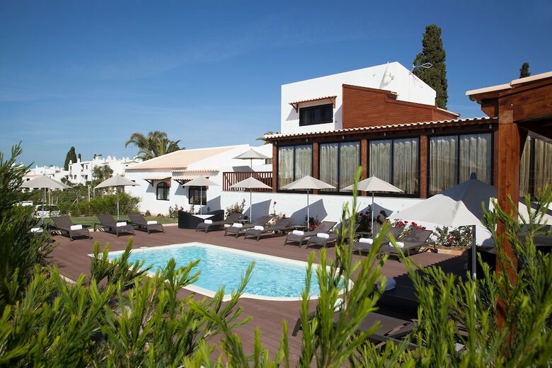 S�o Rafael Villas, Apartments & Guesthouse