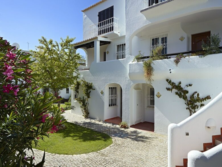 S�o Rafael Villas, Apartments & Guesthouse