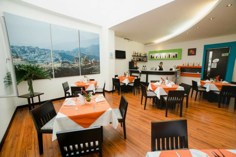 La Rivera Hotel