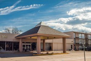 Hotel Quality Inn And Conference Center Burr Ridge