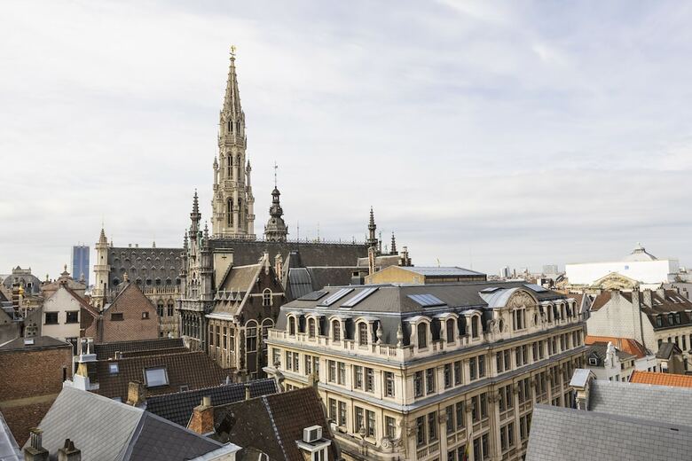 Aris Grand Place Hotel