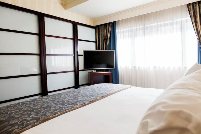 Le Chatelain Hotel