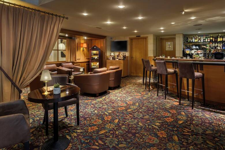 Le Chatelain Hotel