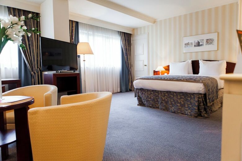 Le Chatelain Hotel