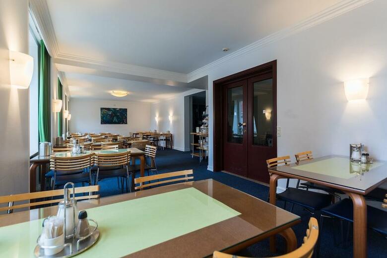 Saga Hotel