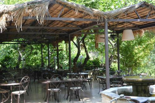 Hotel Hostellerie Le Paradou