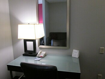 Holiday Inn Express Hotels Cloverdale (greencastle)