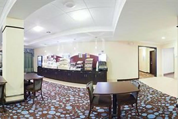 Holiday Inn Express Hotel & Suites Lebanon