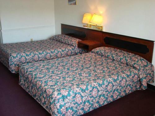 Gray Plaza Motel