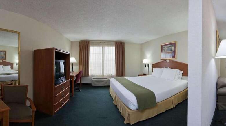 Holiday Inn Express Hotel & Suites Vinita