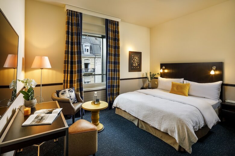 Opera Hotel