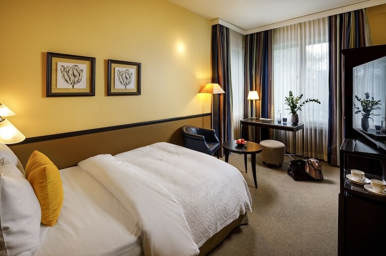 Opera Hotel