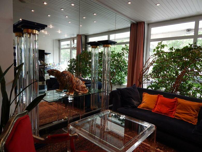 Montree Hotel