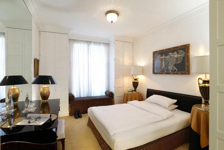Hotel Opera