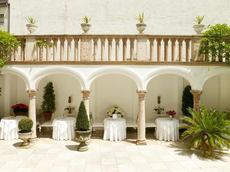 Hotel Opera