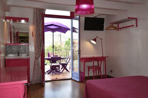 Hostal Locations Loramac