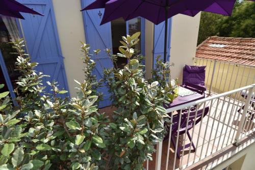 Hostal Locations Loramac