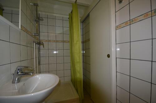 Hostal Locations Loramac
