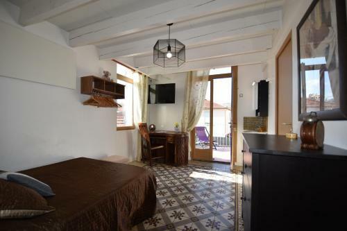 Hostal Locations Loramac