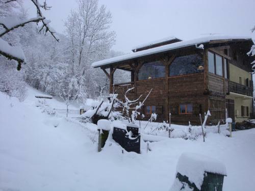 Bed & Breakfast Chambres D'h�tes Chalet De La Source