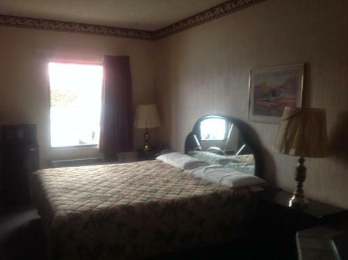 Hotel Highway Inn
