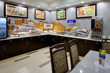 Holiday Inn Express Hotel & Suites Meadowlands Area
