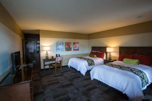 Hotel Carlton Oaks Country Club