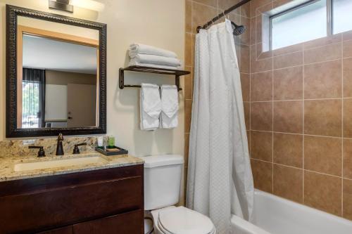 Hotel Carlton Oaks Country Club