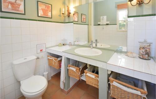 Holiday Home Mas La Hulotte N-870