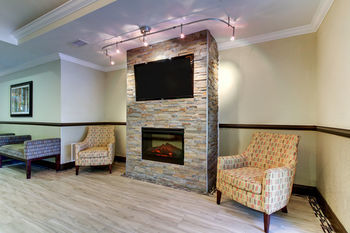 Holiday Inn Express Hotel & Suites Live Oak