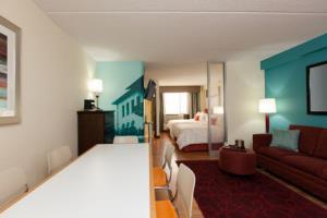 Hotel Indigo Chicago - Vernon Hills