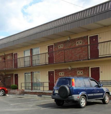 Motel Speedway Inn