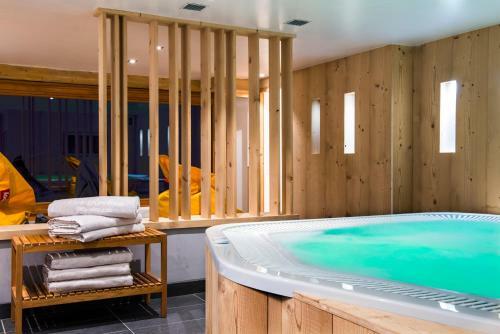 Hotel Les Roches Fleuries