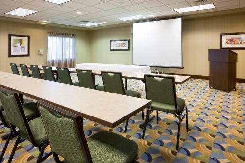 Hotel Holiday Inn Express & Suites Verona