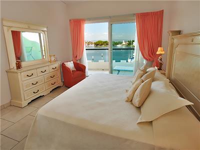 Hotel Marina Banderas Suites