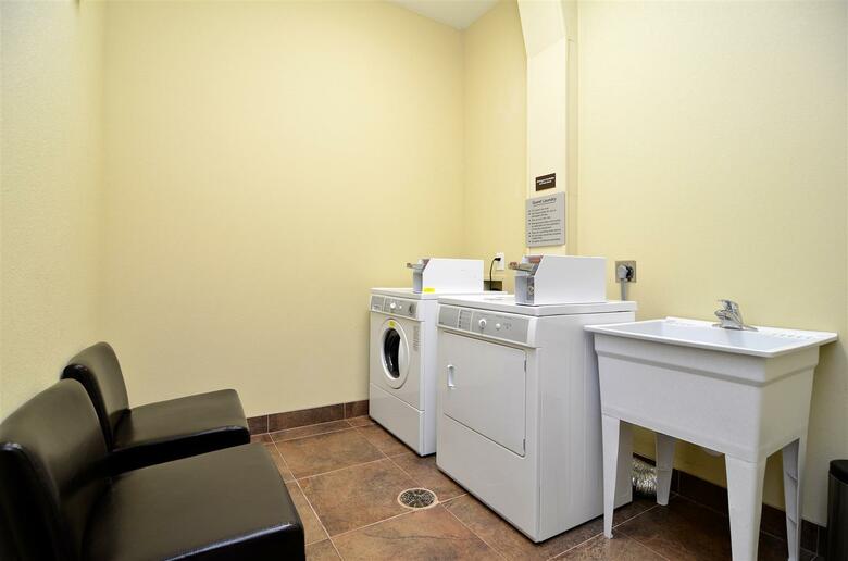 Hotel Best Western Plus Blanco Luxury Inn And Suites