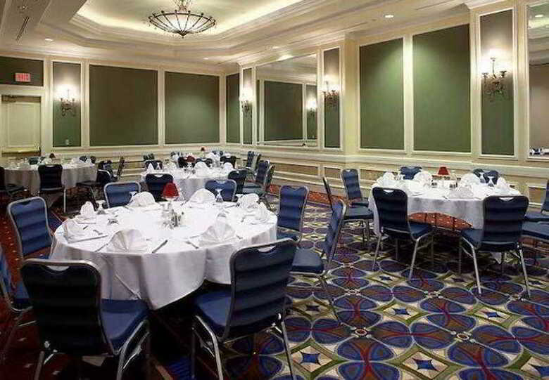 Renaissance Meadowlands Hotel