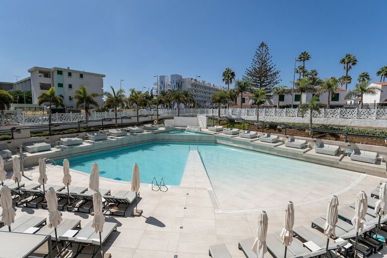 Hotel Caser�o