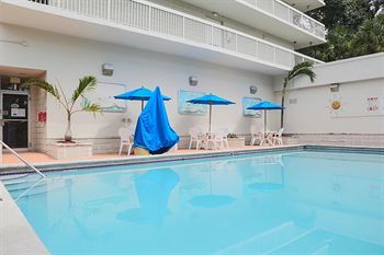 Motel 6 Cutler Bay