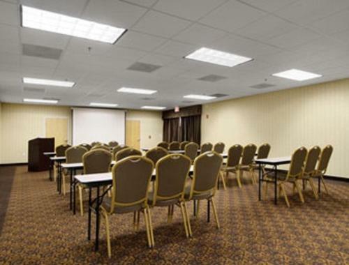 Hotel Baymont Inn And Suites Prince George
