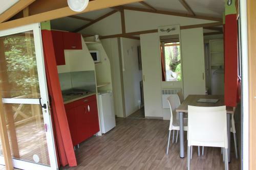 Camping Les Berges Du Doux