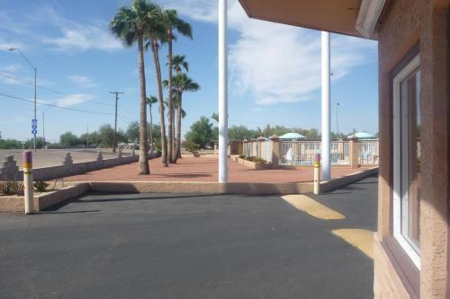 Yucca Motel