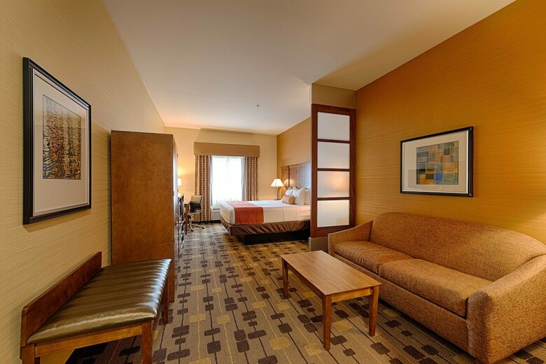 Hotel Comfort Suites Oakley