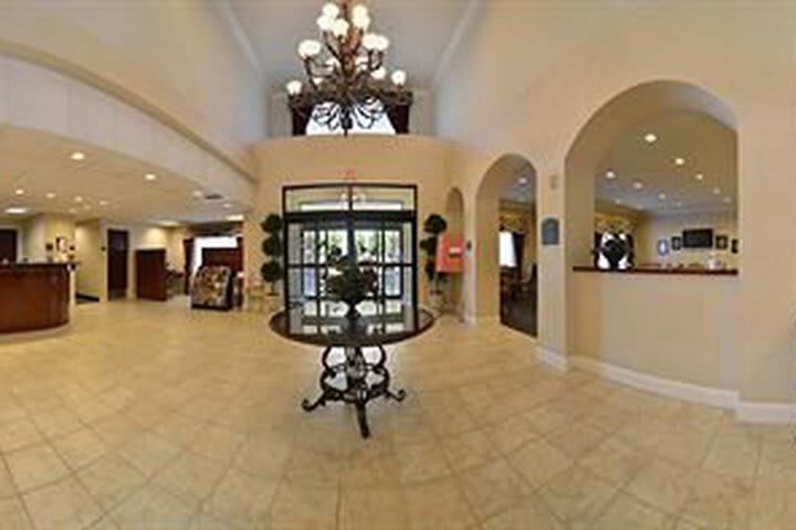 Hotel Comfort Suites Oakley