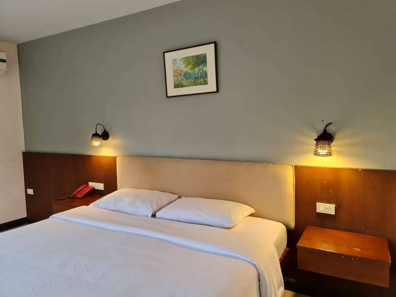 Naris Art Hotel