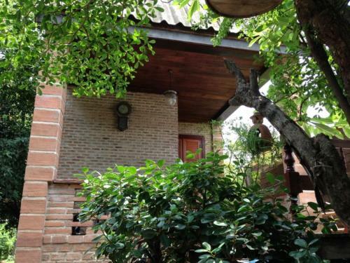 Hostal Ayothaya Riverside House